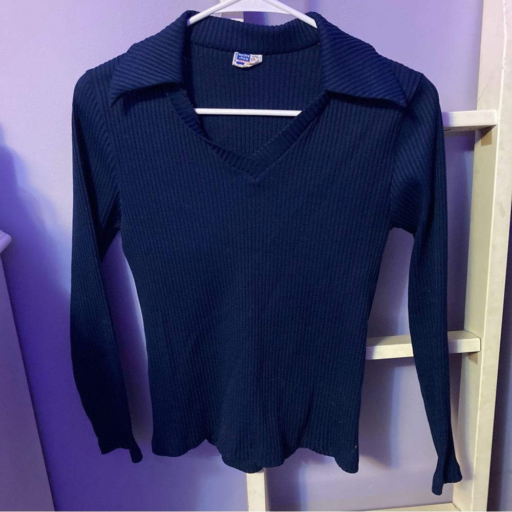 TRUE VINTAGE 1970s polyester dagger collar long sleeve top